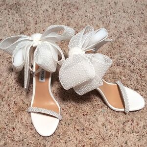 Steve Madden White Heels with Bow Detail